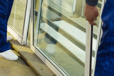 Commercial Glass Repair Technician in Southwest Calgary