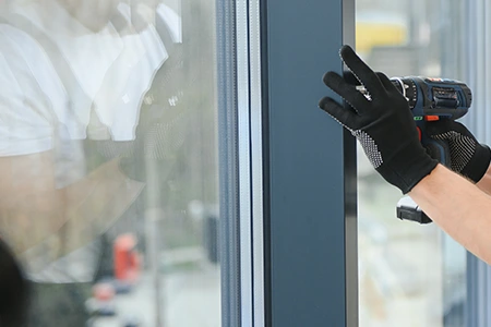 Same Day Glass Repair Car in Southwest Calgary